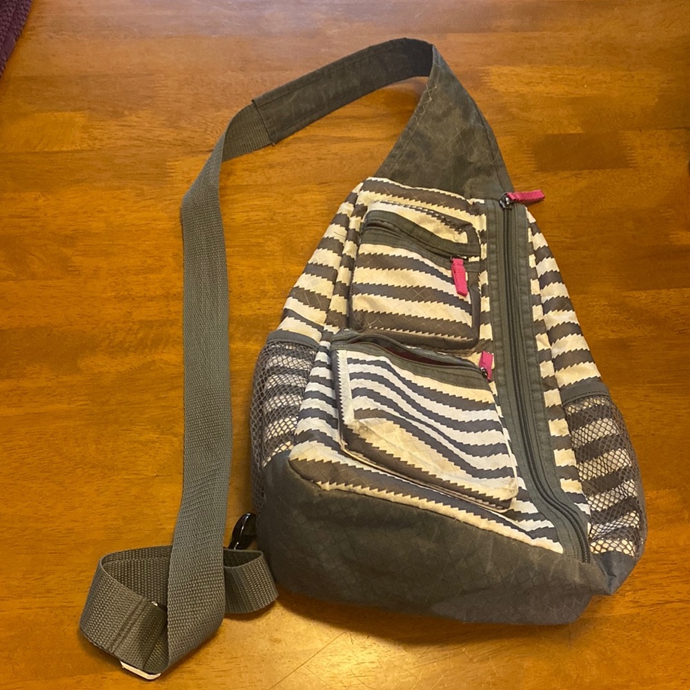 Thirty One Gray White Pink One Strap Crossbody Backpack GUC